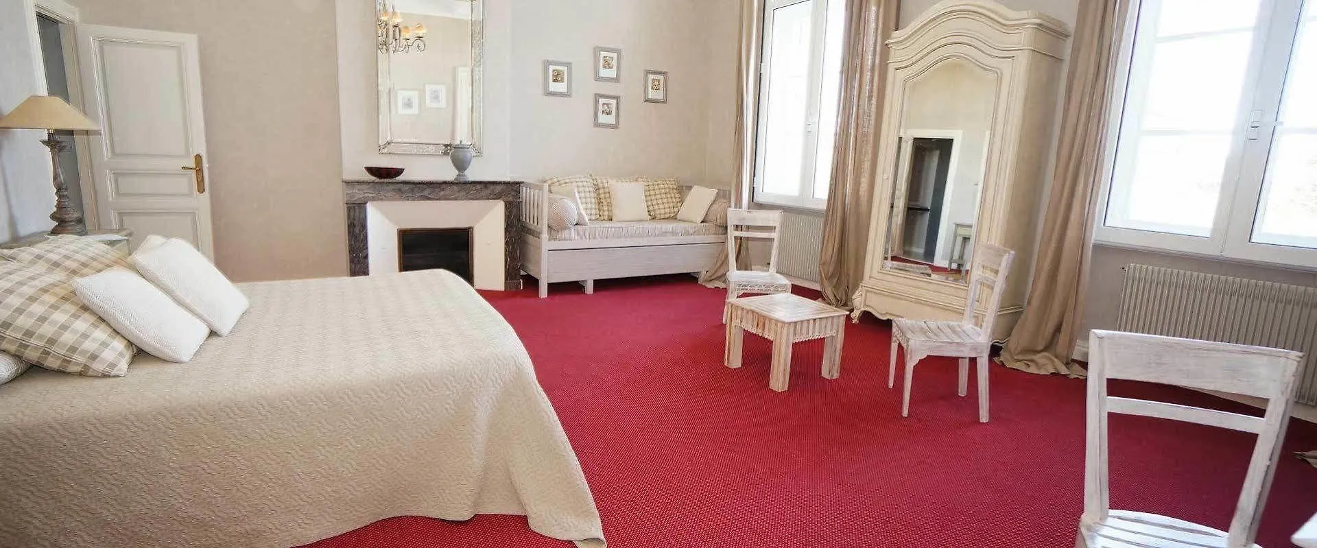 Les Trois Lys Hotel Condom