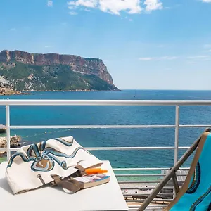 Hotel De La - Mahogany Cassis