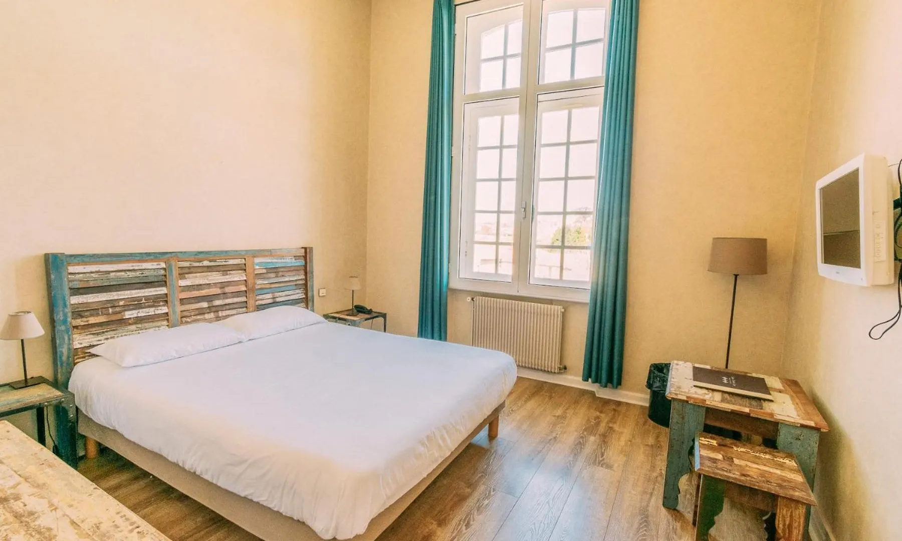 Les Trois Lys Hotel Condom